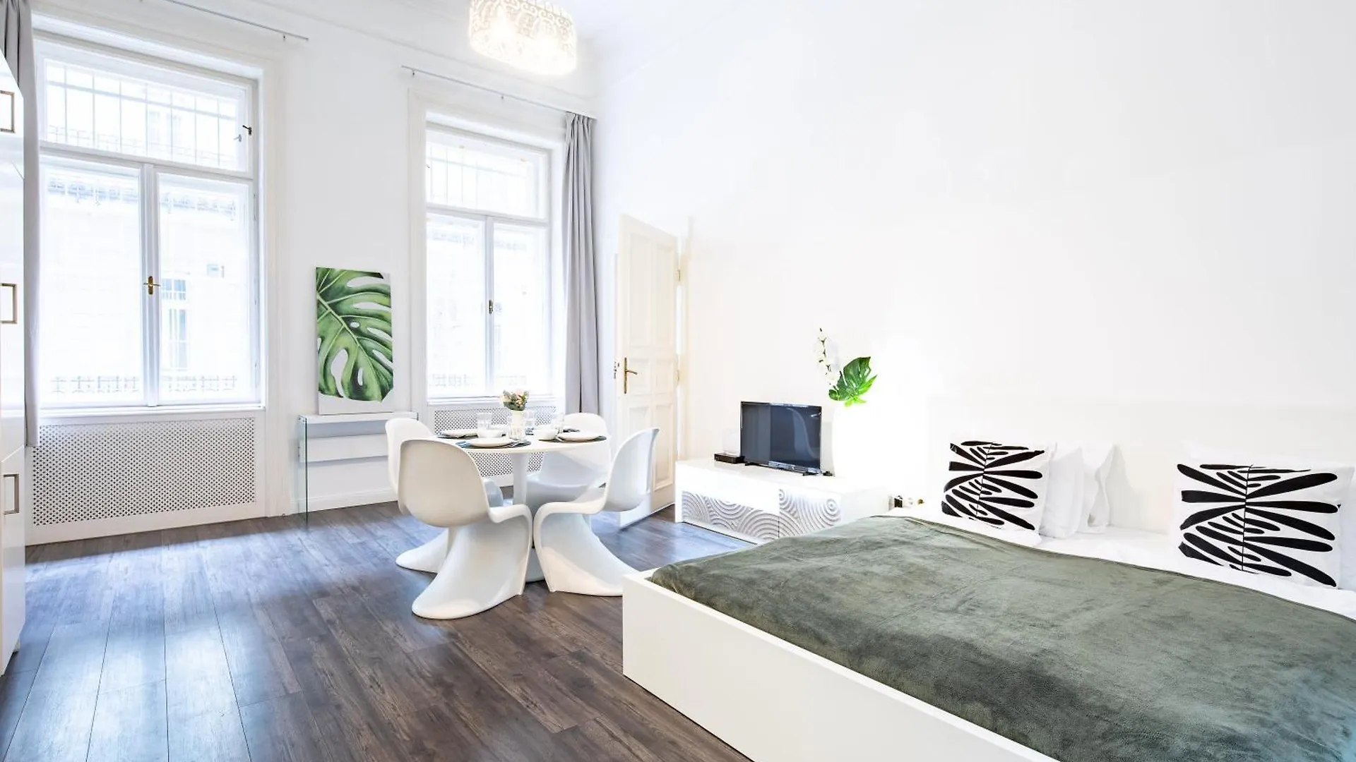 Extra Central - Large - Cozy location